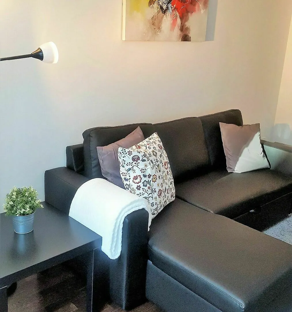 *** Hotel Lavish Suites - Luxury Condo - Downtown Toronto Canada